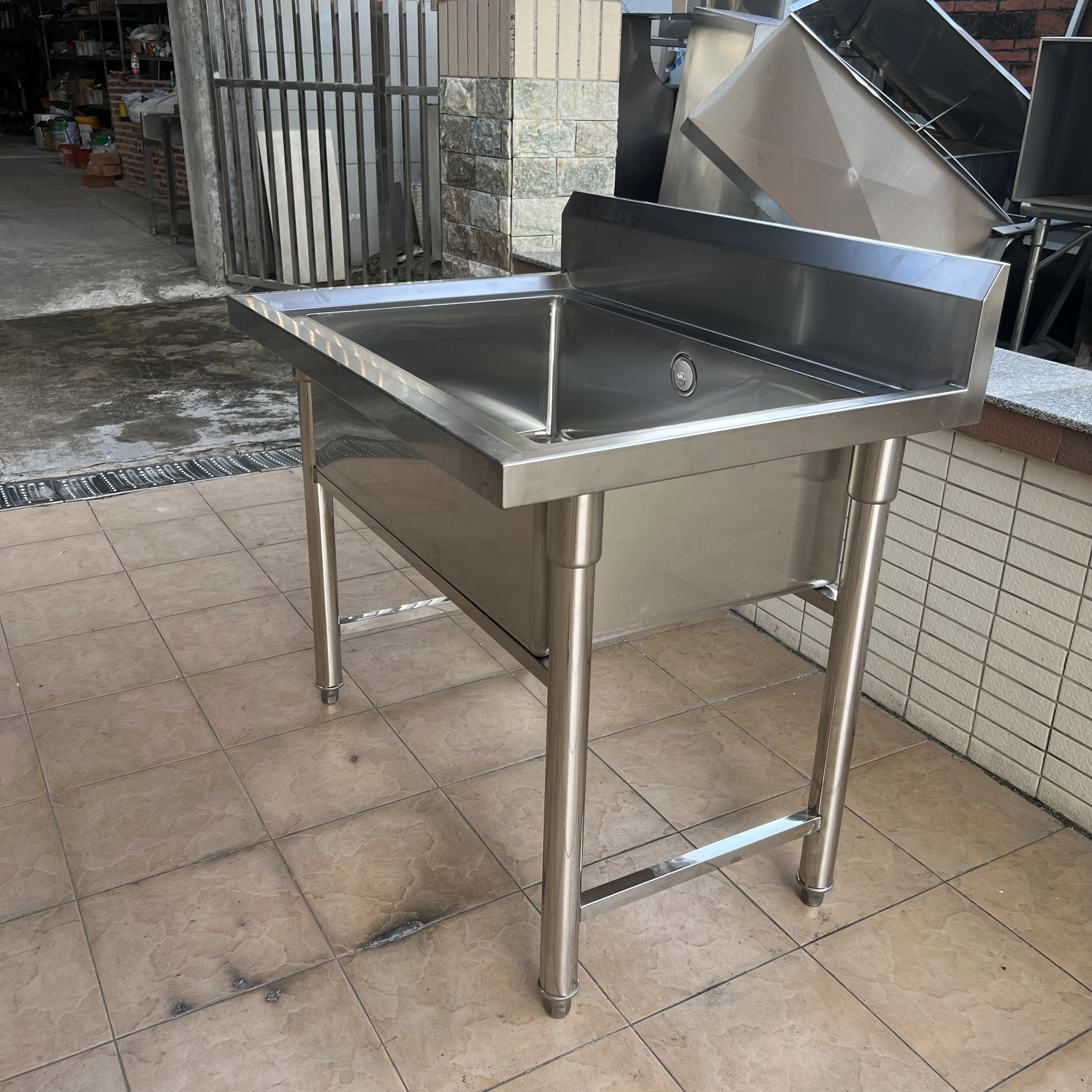 Оптовая продажа гостиничных и ресторанных кухонных раковин из нержавеющей стали 201 304 одинарная двойная Тройная чаша ручной умывальник Рабочий стол