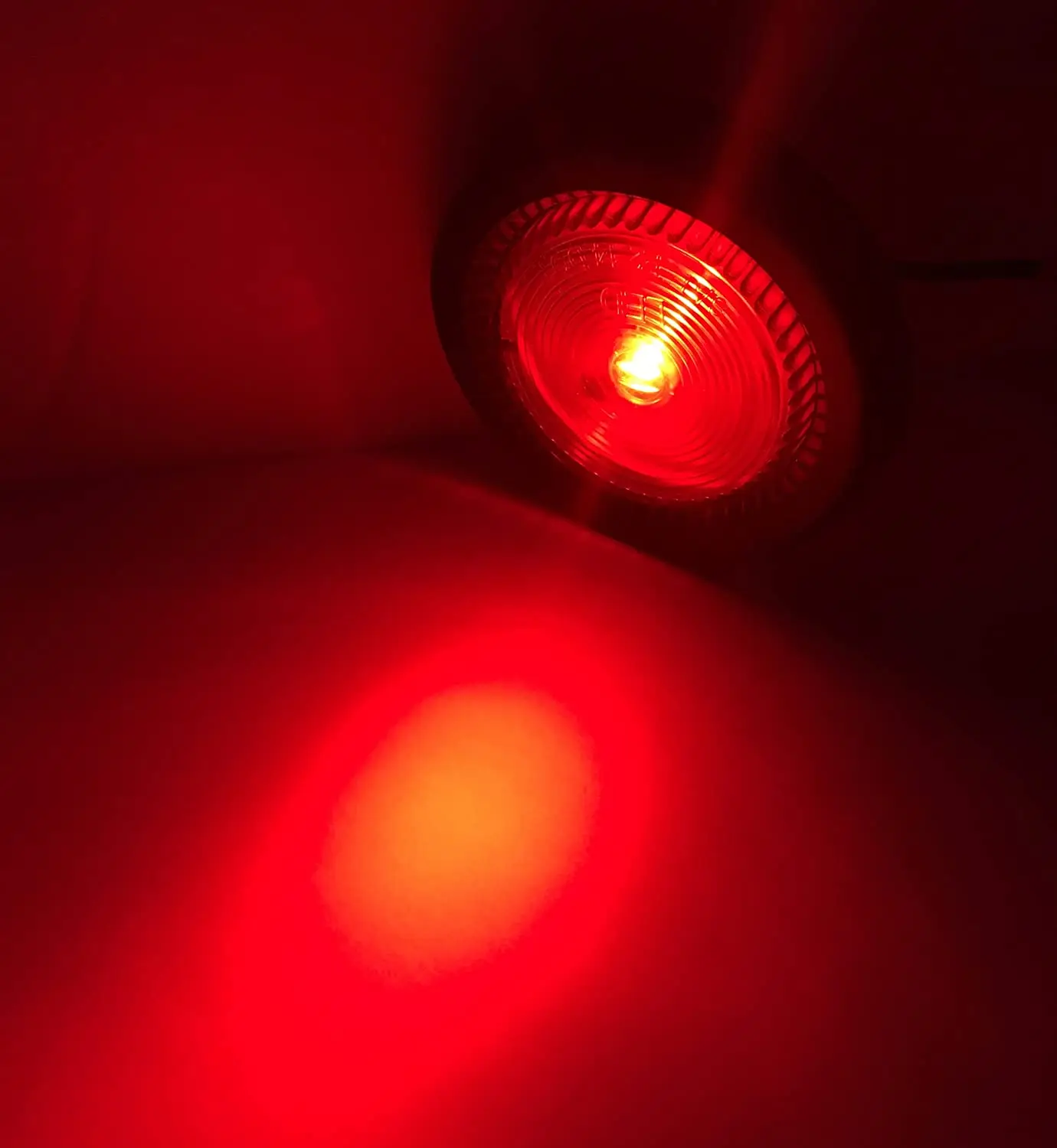 Светодиодный круглый габаритный фонарь, красная лампа с люверсами для трейлеров и домов на колесах, 2 дюйма