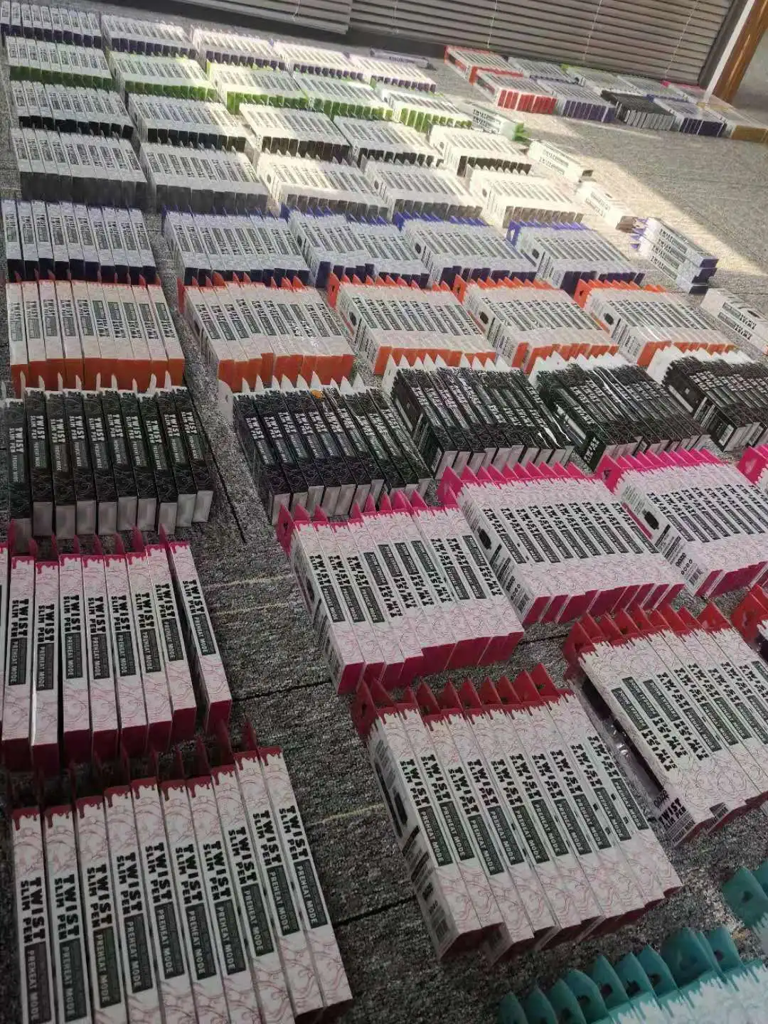  HCOW оптовая продажа 320mAh тонкая ручка твист вейп батарея с интеллектуальным USB зарядным устройством для CBD испаритель