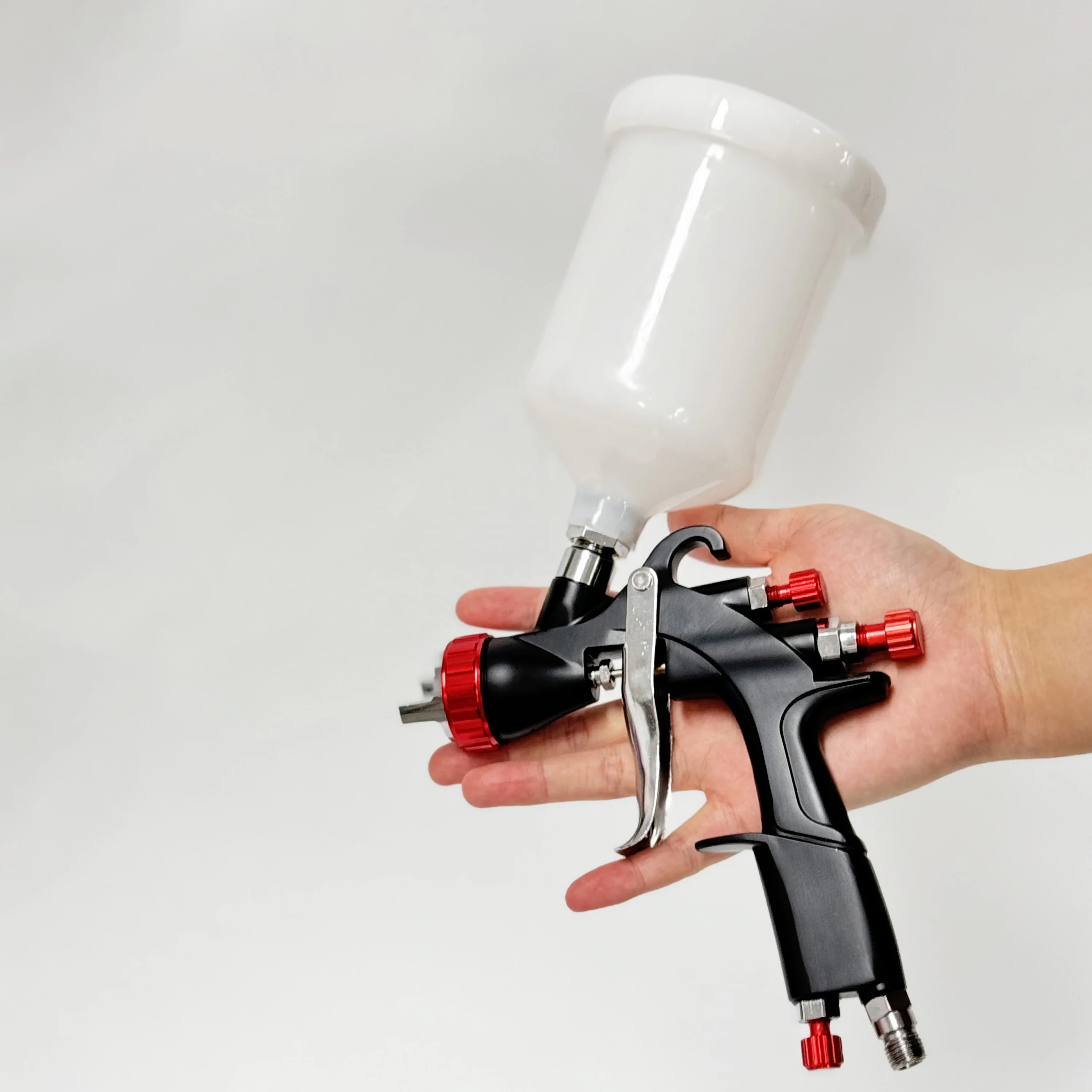 Professional LVLP Spray Gun Automotive Air Paint Gun Pneumatic Water Based Airbrush Gun Paint with 1.3mm Nozzle