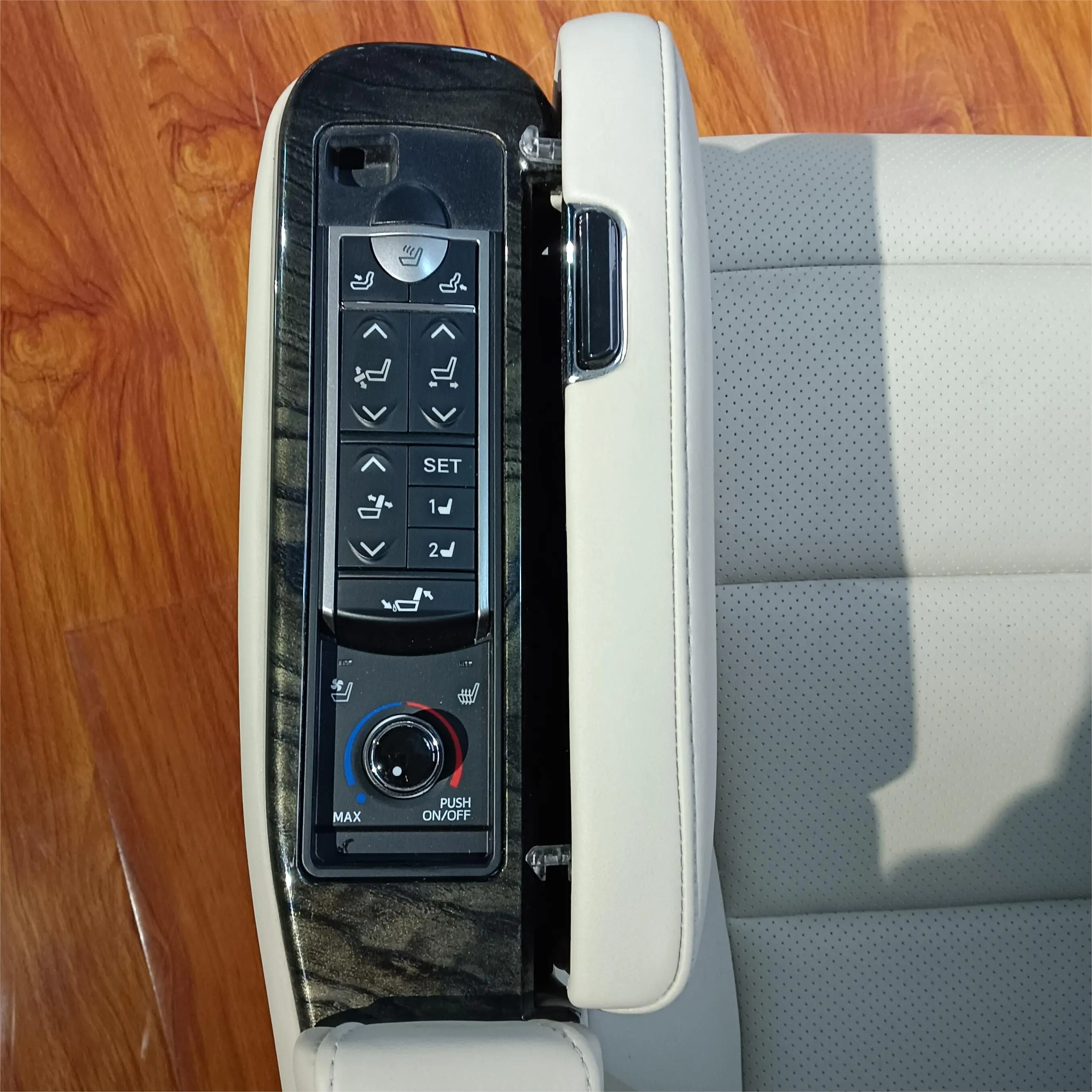 New Luxury Electric Leather toyota hiace electric massage car seats ventilation cooling Captain Seat Seats with Touch Screen