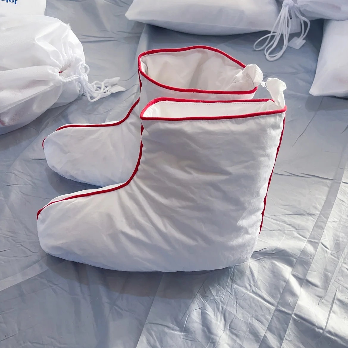 Europe Popular Feather Shoes White Cotton Room Relax Slippers Indoor Boots