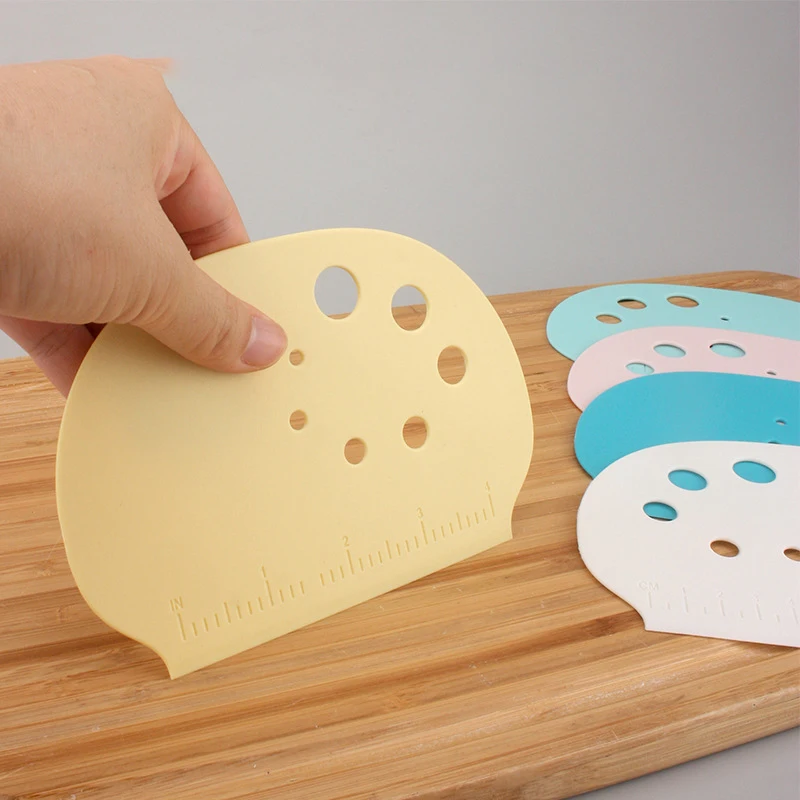 Baking Cut PP Intestine Powder Scraper with Double Scales