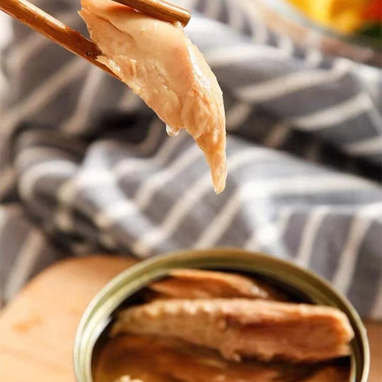 Tin Can Tuna Fish With Vegetable Soybean Oil 1000gm Chunk Skipjack 180 Grams Light Meat For Royal Africana