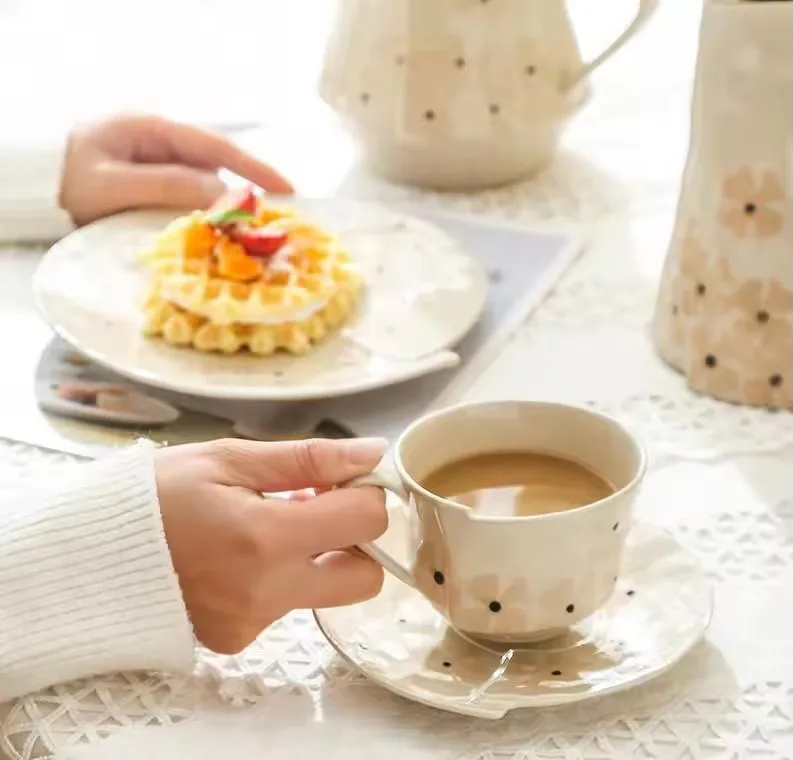 Custom Pots Bronzing Pattern Luxury Porcelain Mugs Kettles Set Tray Ceramic Coffee Cup Tea Cups & Saucers