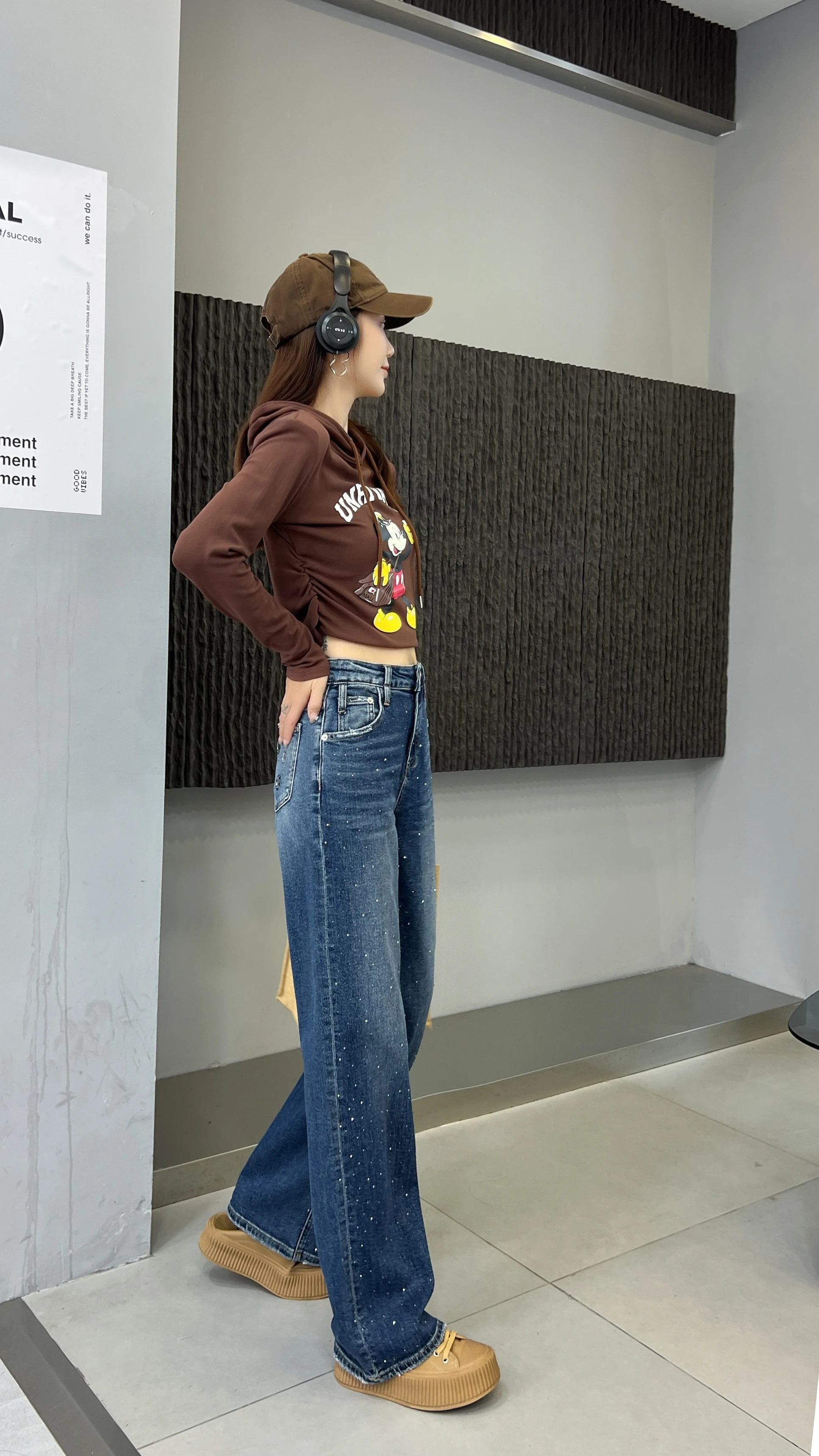 Fashionable High Waist womens jeans Slim Rhinestone Denim Jeans Wide Leg Jeans For Women