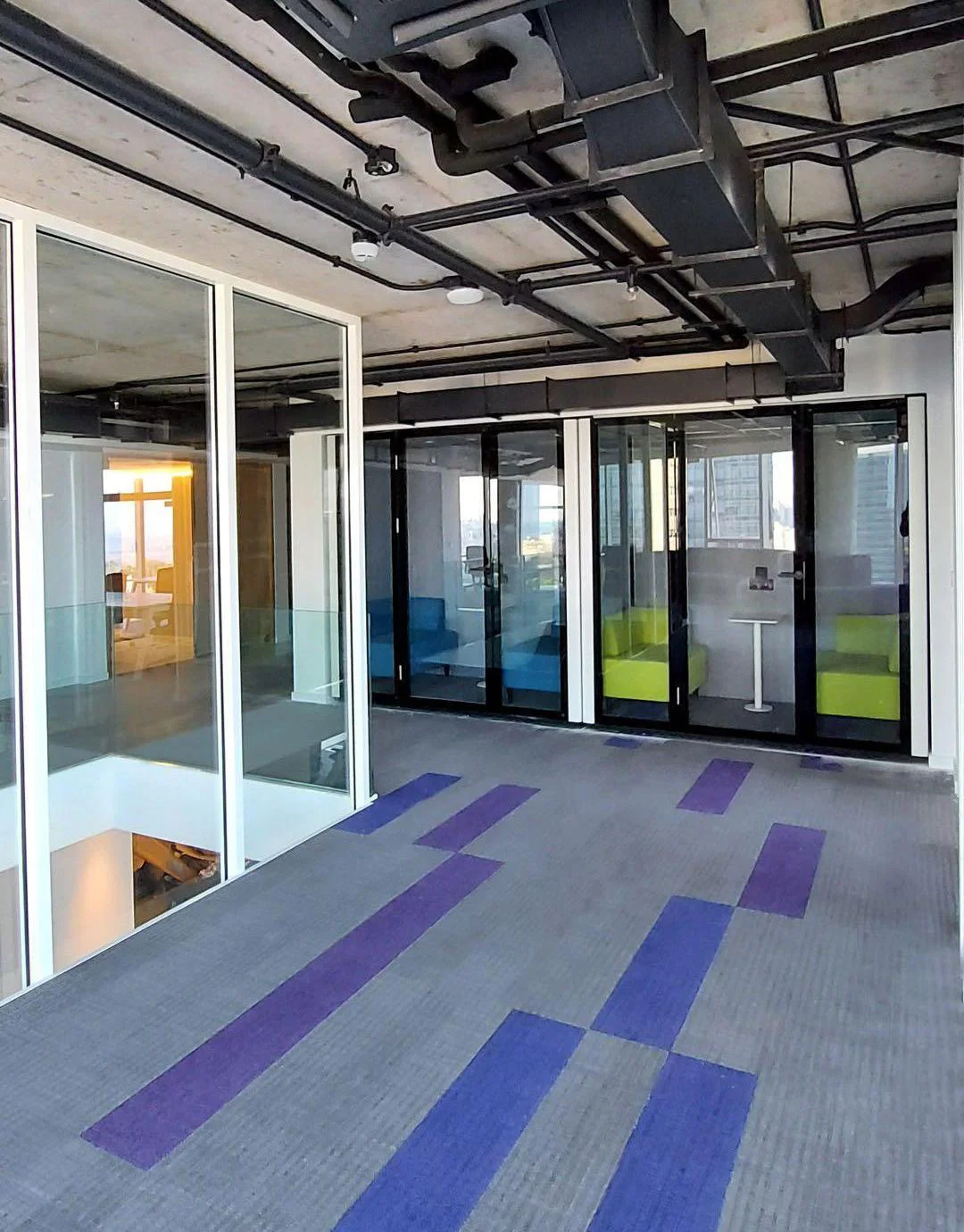 Aluminum Alloy Office Noise Blocking Booth Glass Soundproof Meeting Pod