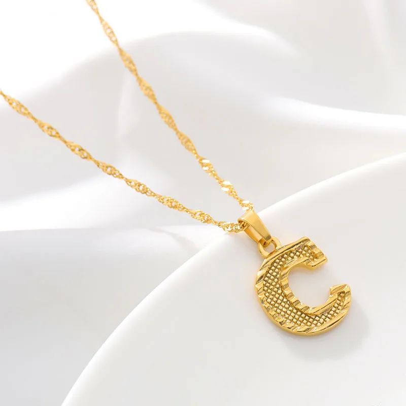 
2021 Hot Sale 26 English Letter Pendant Necklace Gold Environmental Stainless Steel Necklace 