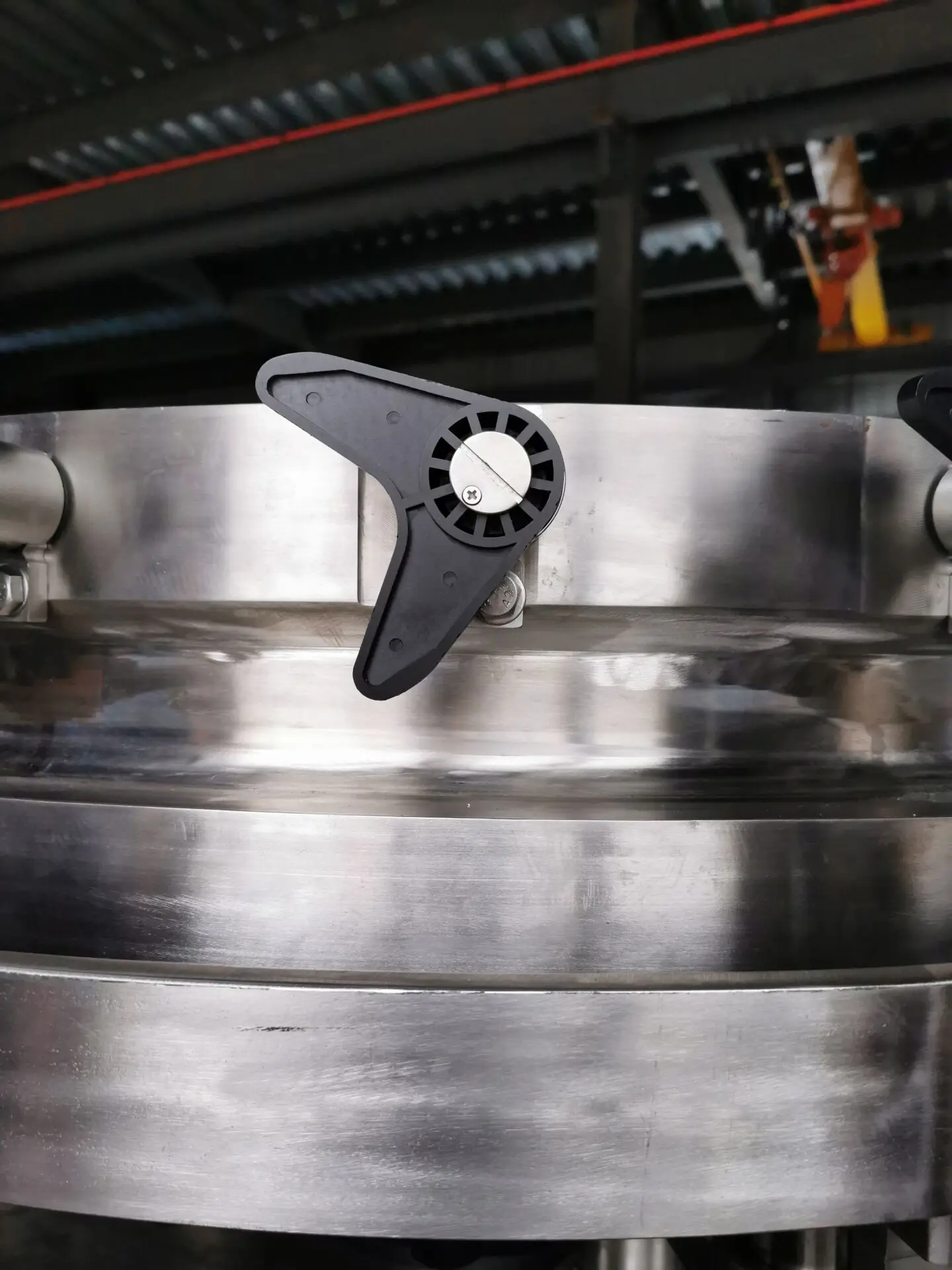 
beer gas-containing beverage can filling filler and seamer machine 