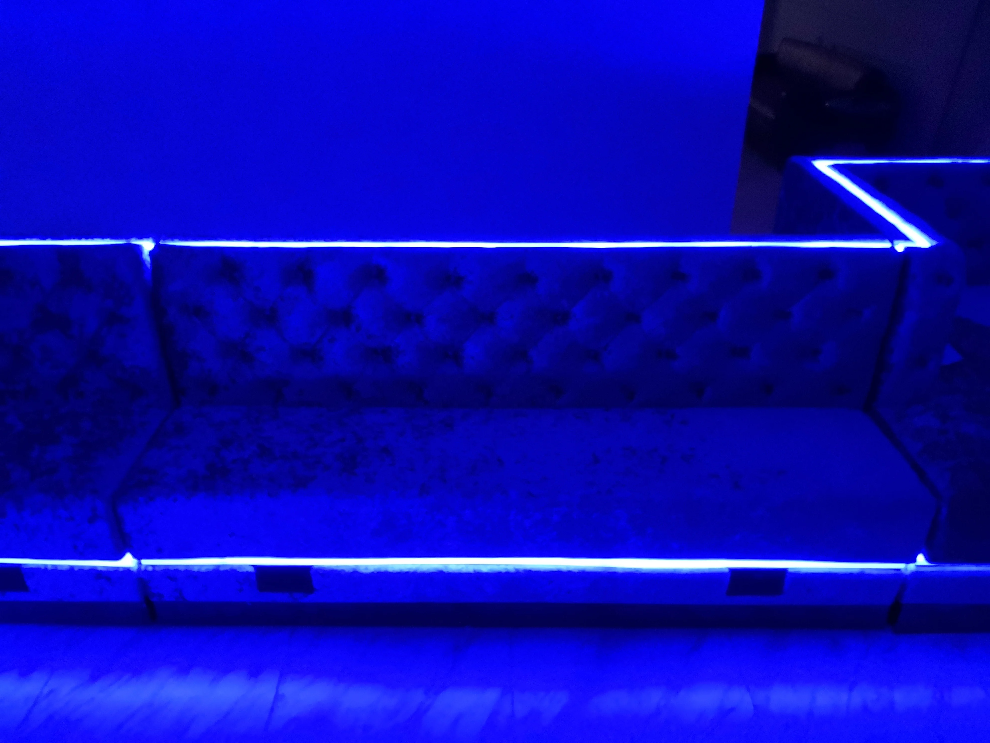 
LED stripes light booth seating for bar Bespoke bench tufted upholstery restaurant sofa restaurant furniture 