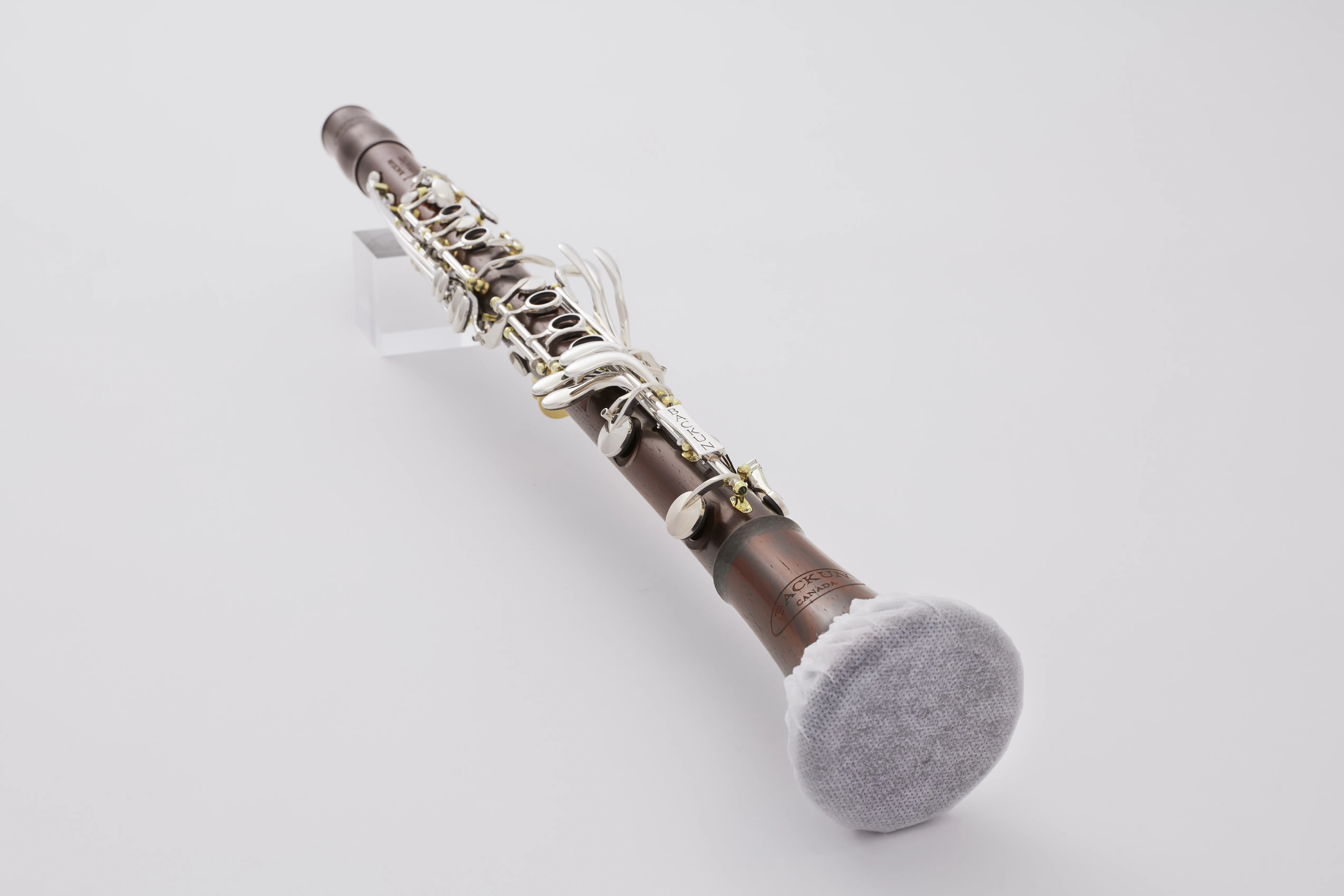 Brass instruments spray hood mask-filter catches droplets firmly