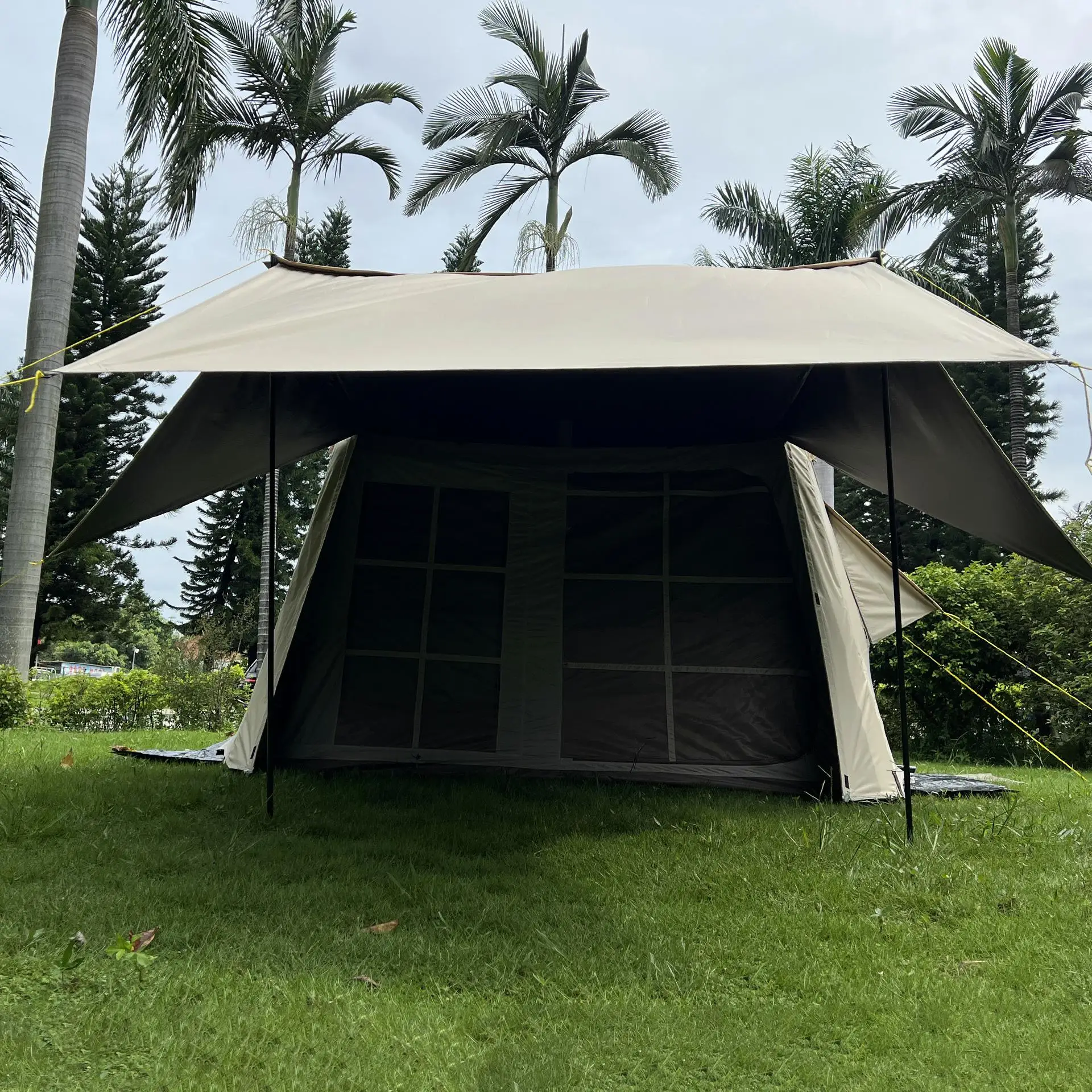 Portable outdoor camping tent 6-8 people waterproof oxford cloth beach hiking aluminum tent poles