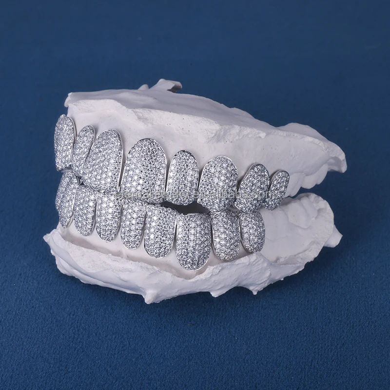 Customized Top 10 Bottom 10 S925 Silver Solid Gold D Vvs Lab Moissanite Diamond 100% Passed Diamond Tester Teeth Grillz