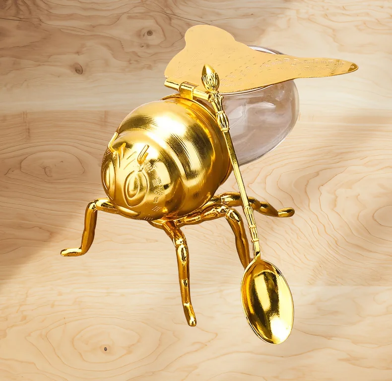 Classics Design Golden Plate Bee shape special tabletop decor honey jar restaurant metal crafts sugar salt sweet pot with spoon