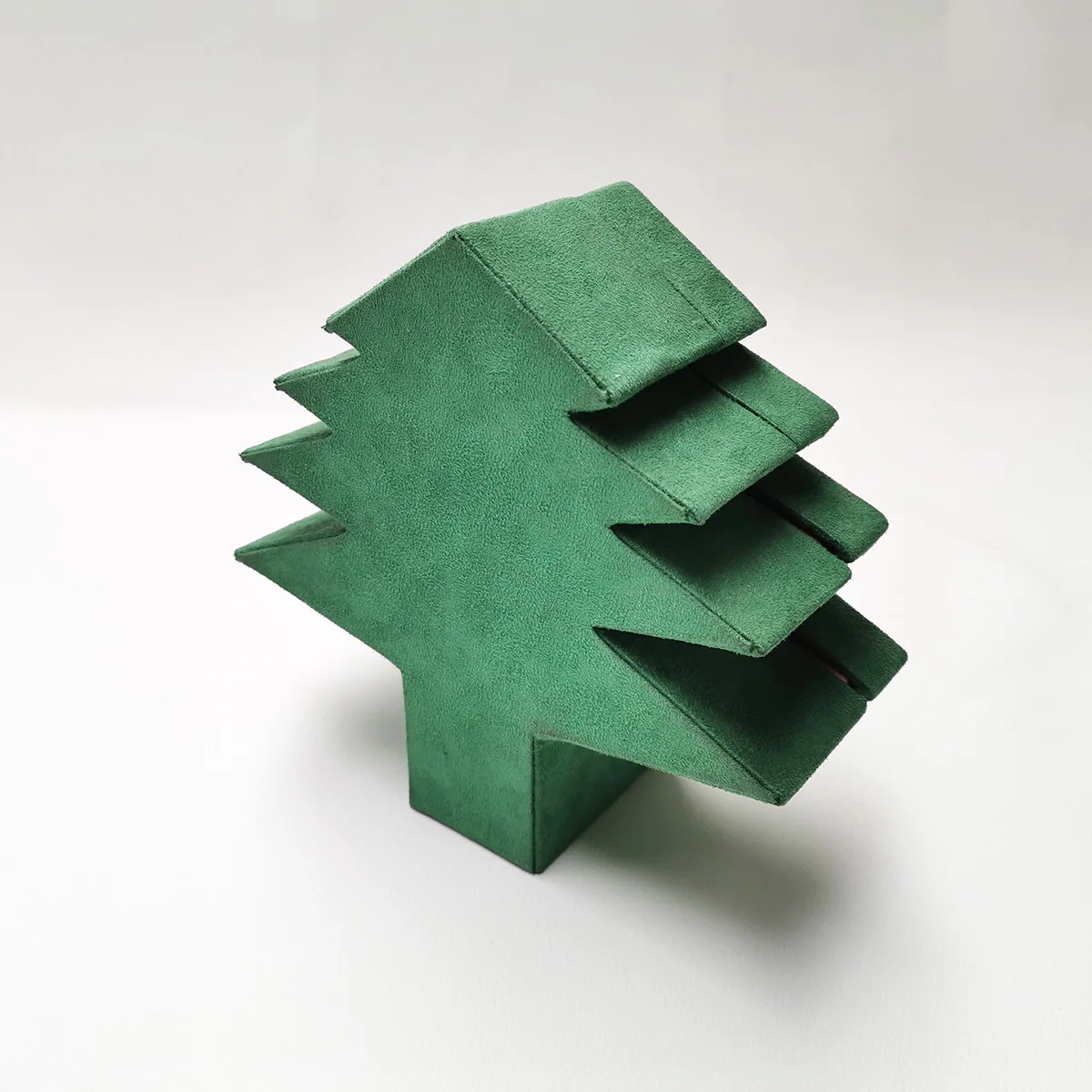 Interesting Christmas-Tree Shape Mini Velvet Chocolate Packaging Gift Box with Red Lining