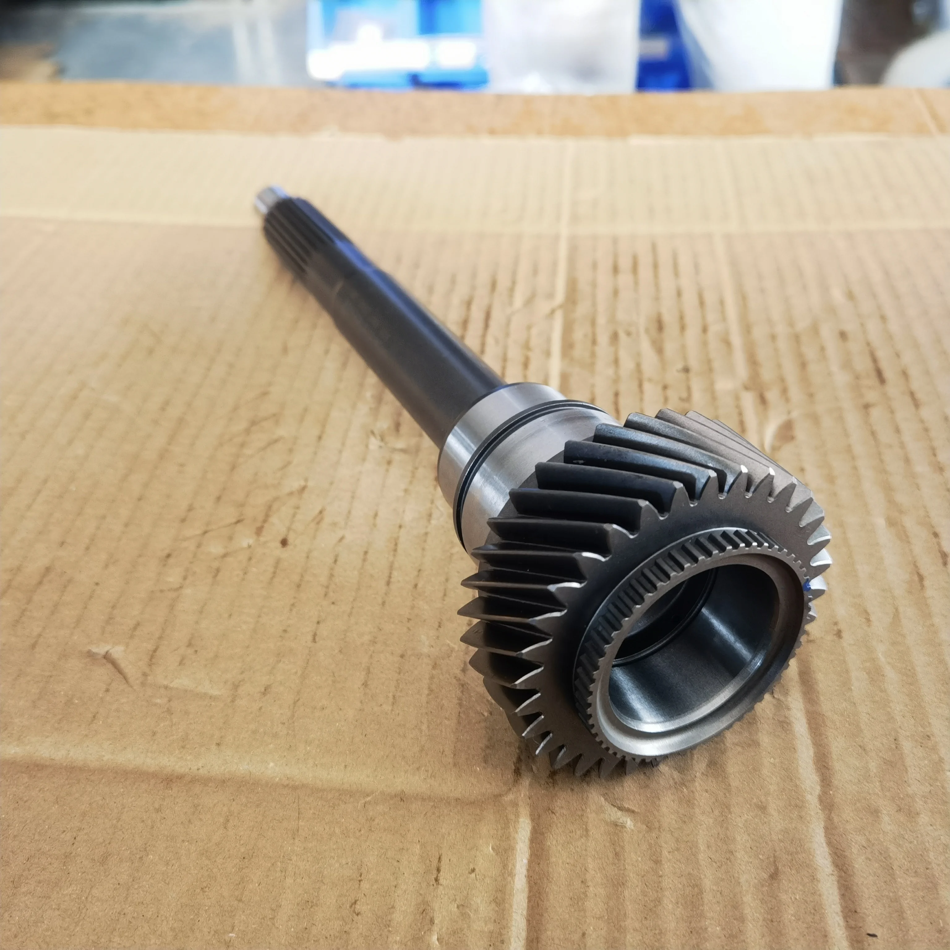 Truck 5-speed  manual transmission input shaft 1335 302 015 1335302015