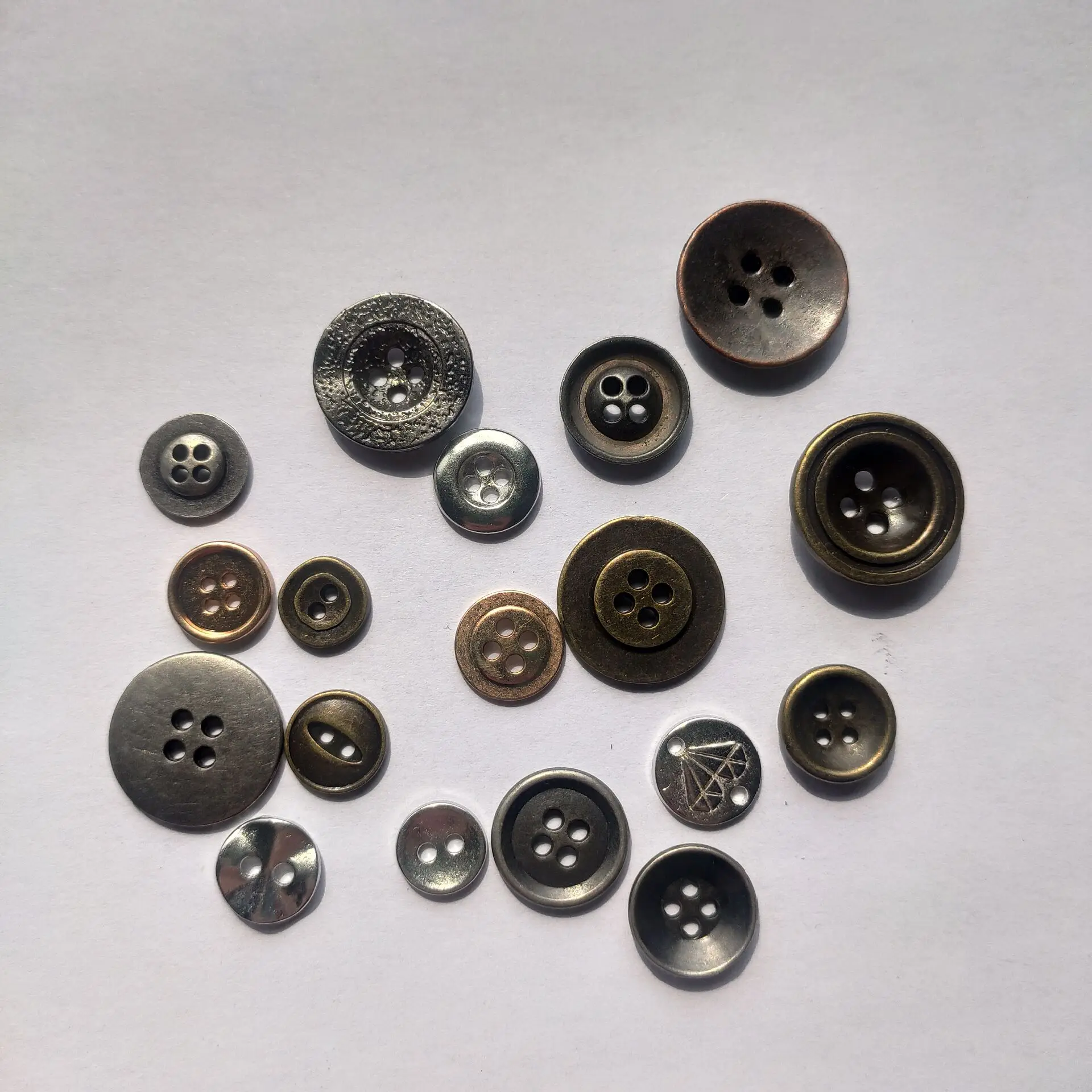 Custom special shape skull screw jeans metal buttons metal buttons for clothing for denim jacket