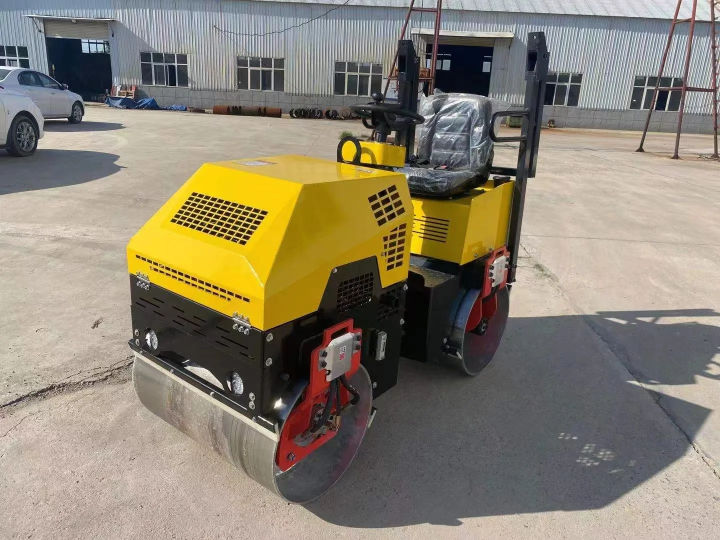2 Tons 2000kg Weight Small Size Tandem Diesel Asphalt Vibratory Road Roller Compactor for Sale