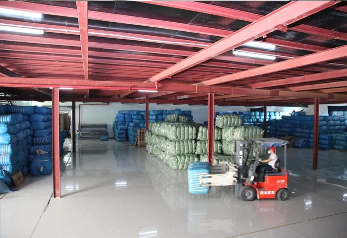 Диванная подушка с наполнителем из мытого белого утиного пера 2-4 см 2-6 см 4-6 см крошечное утиное перо менее 2 см