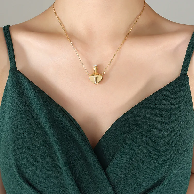 Wholesale 18K PVD Gold Plated Stainless Chains Flagon Wine Pot Pendant Necklace Creative Pearl Fashion Jewelry for Women