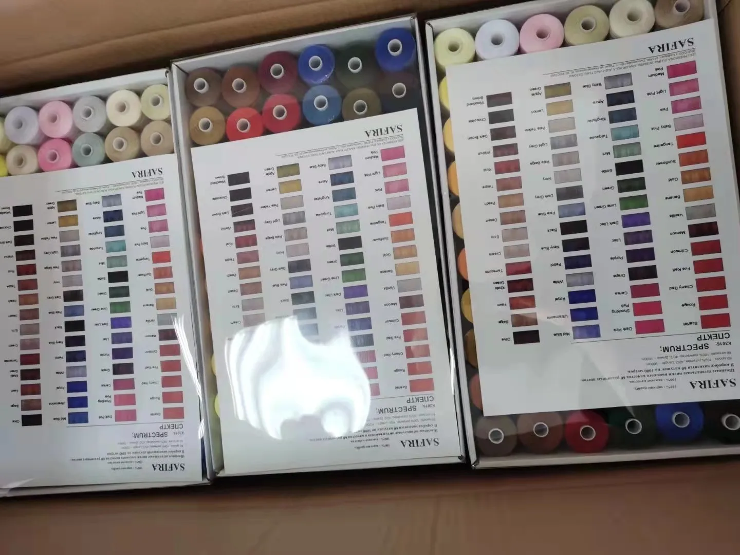 100% Polyester Textured Overlock Thread for Clothing Accessories 150d/1 250g