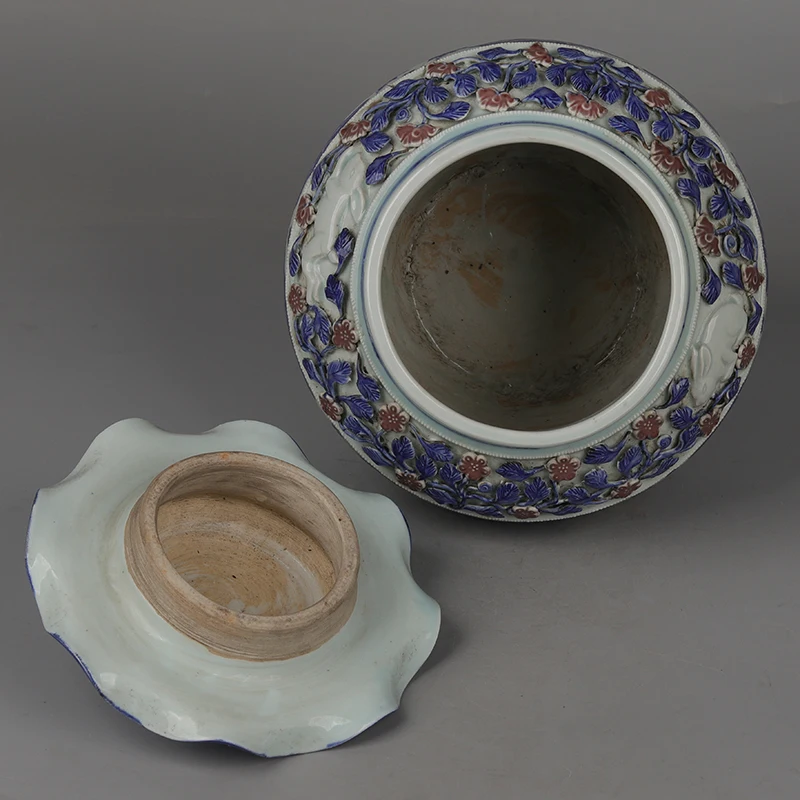 Chinese Antique Yuan Dynasty Blue and White Mandarin Duck Playing Water Pattern Lotus Leaf Lid Jar home decors ceramics vases