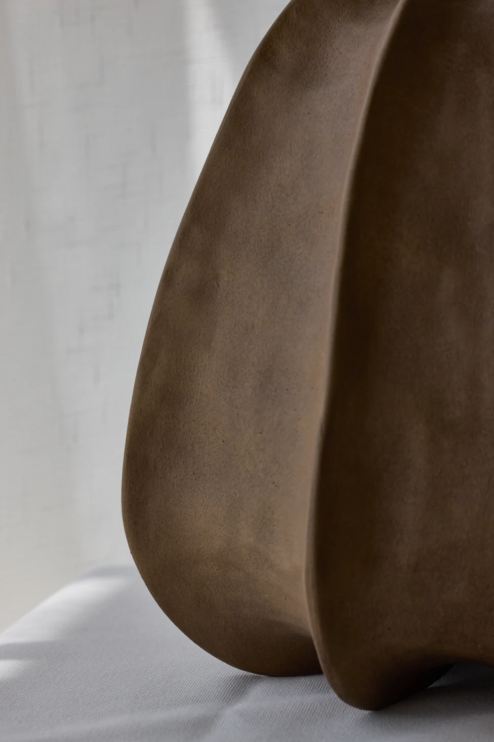 Nordic Creative Ceramic Vase Modern Minimalist Style Home Decorations with Popular Colorful Matt Glaze Made from Clay