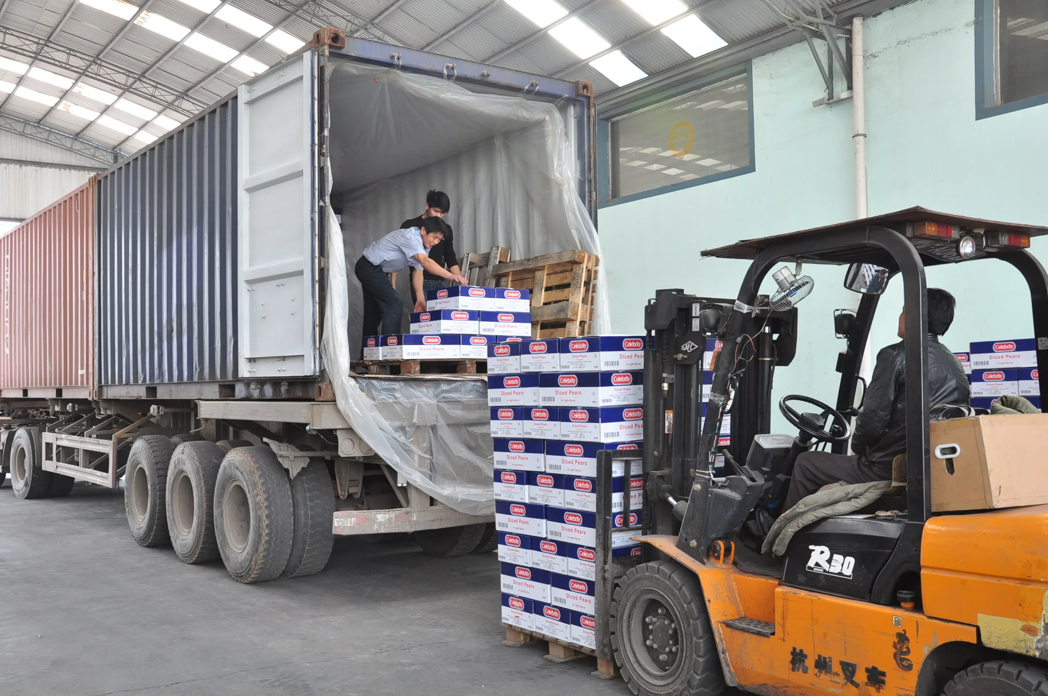 High quality wholesale canned yellow peaches fruit in usa