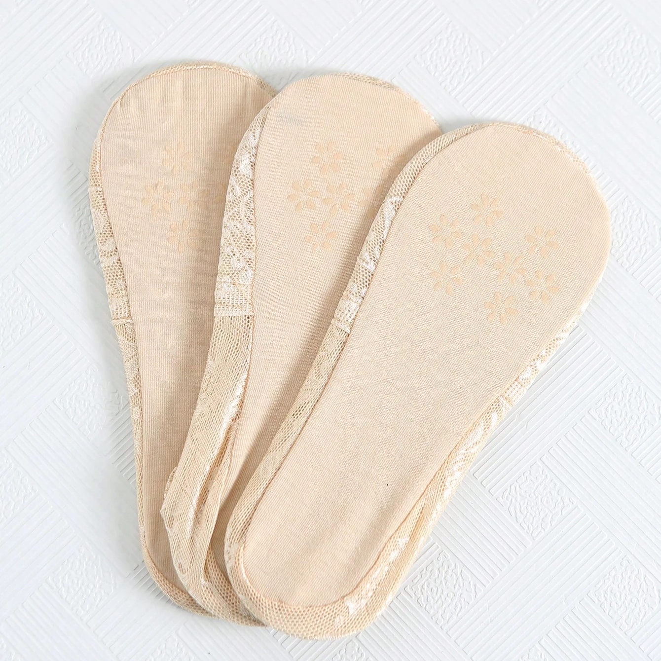 3 pairs pack lady solid color comfortable summer thin breathable silicone non -slip invisible lace sheer socks for women