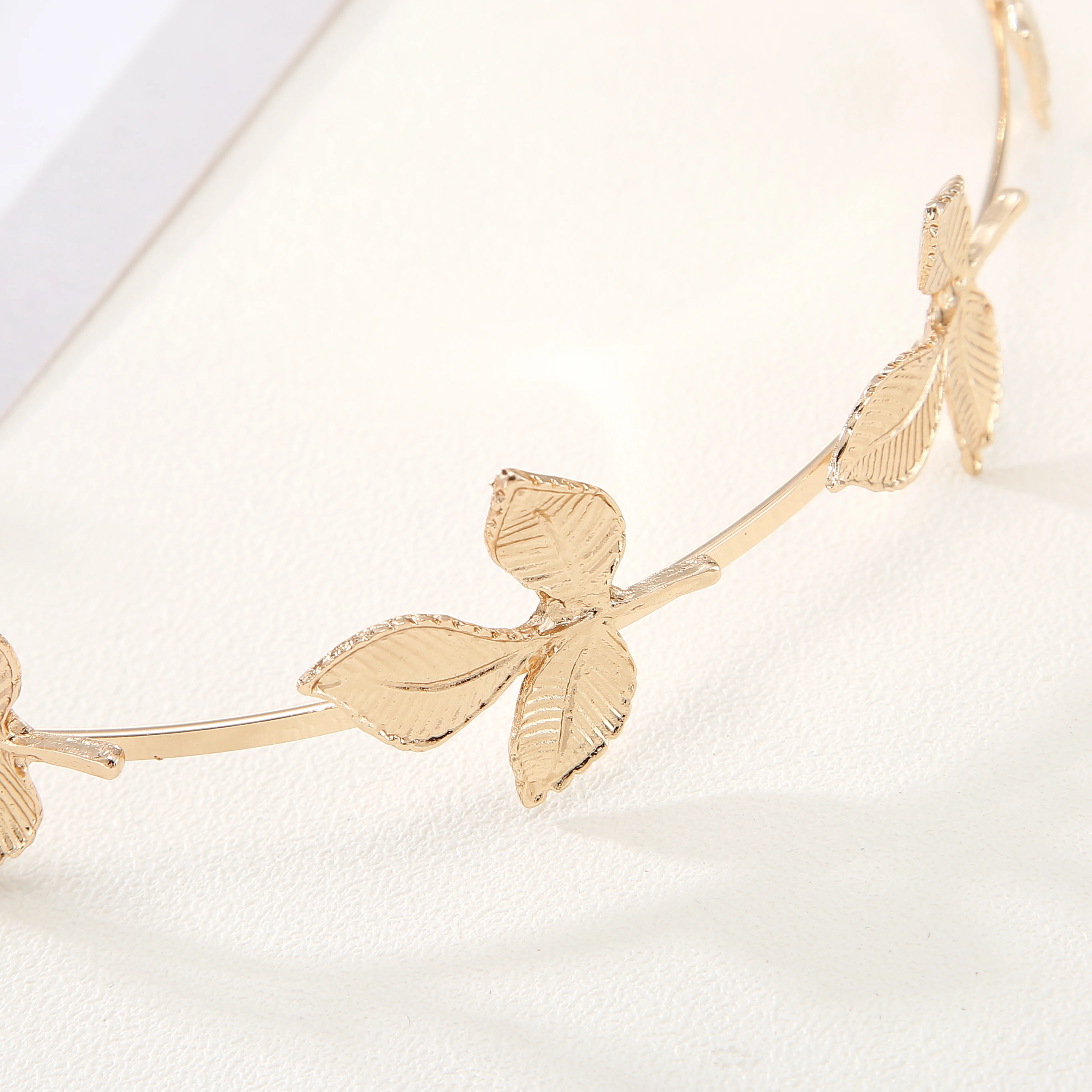 Flower Metal leaf Headband Tiara Handmade Bridal Wedding Crown Leaf Headband Women Metal Tiara Headpiece