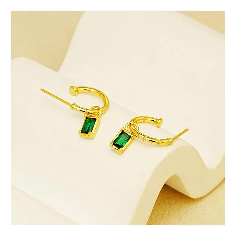 Серьги из серебра 925 пробы с изумрудным Цирконом