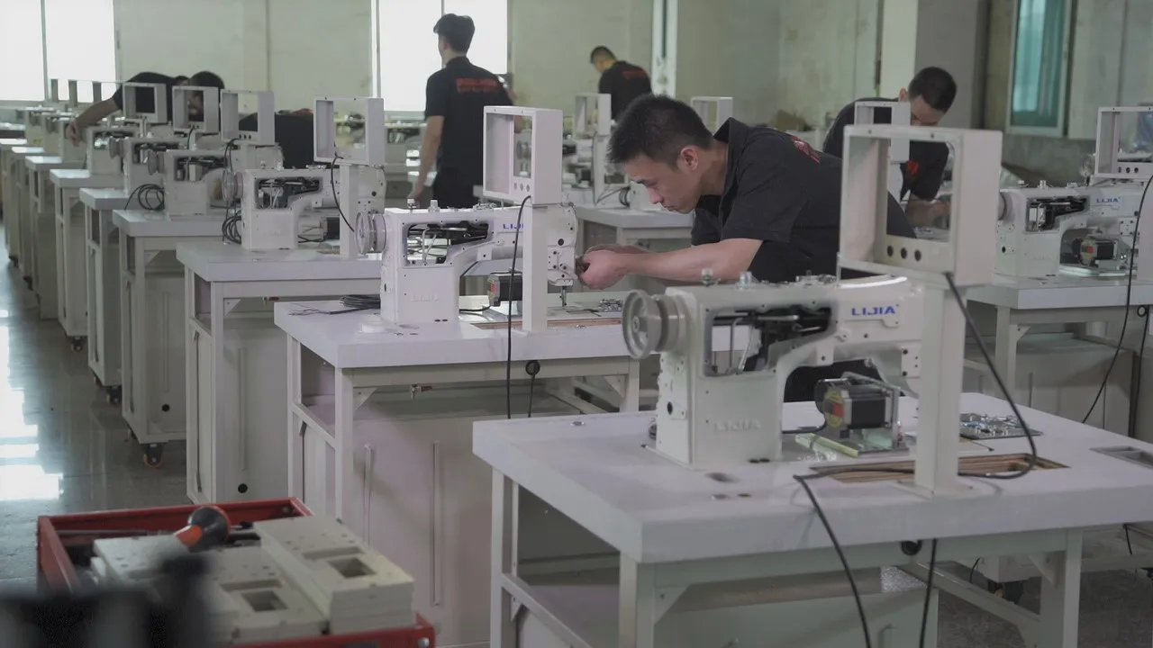 HS-DGK(250B) Hook &  Eye Forming Machine Mechanical Cam Transmission Bra Underwear Machine