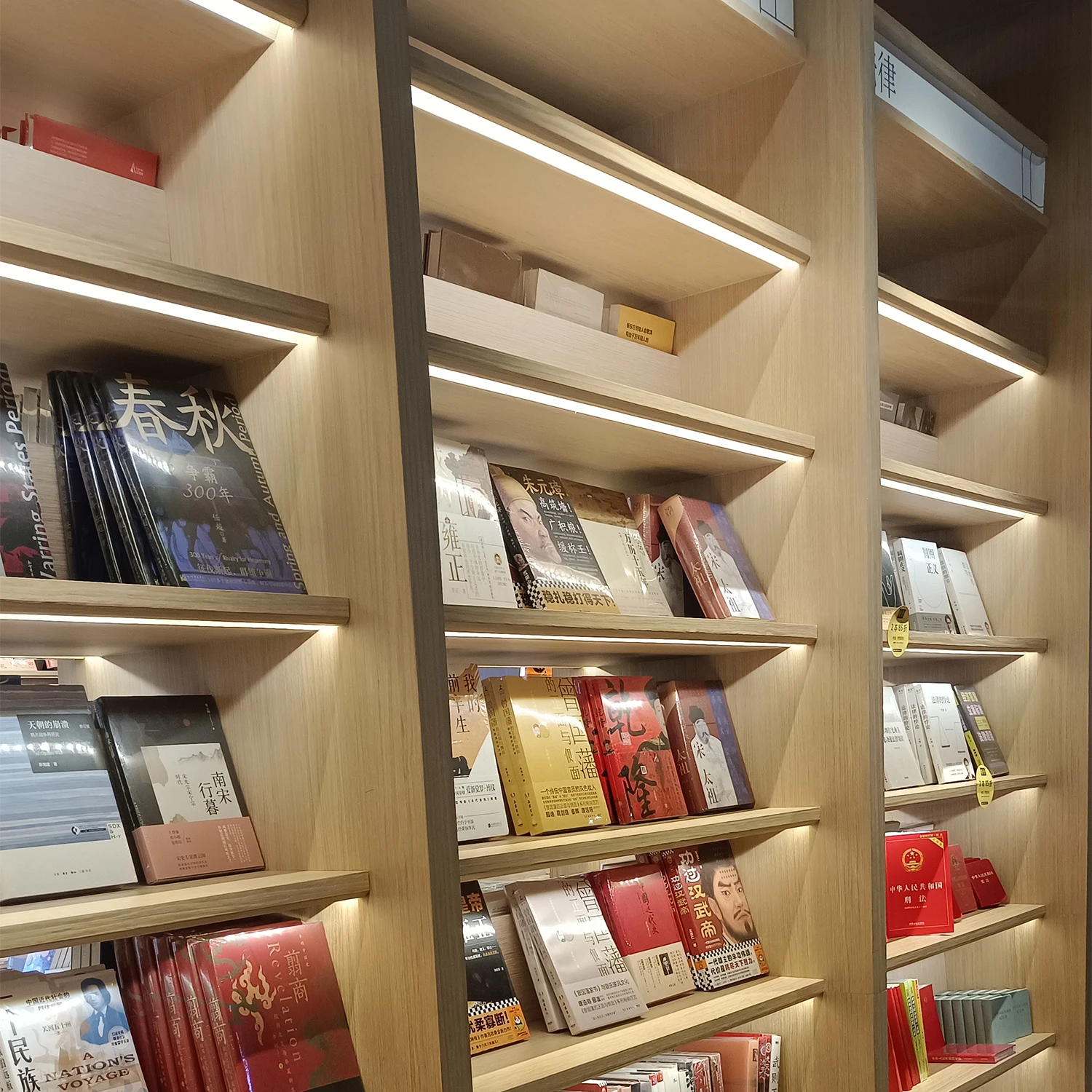 Заводская цена, светодиодная полка с системой Plug-and-Play для магазина продуктовых закусочных стеллажей