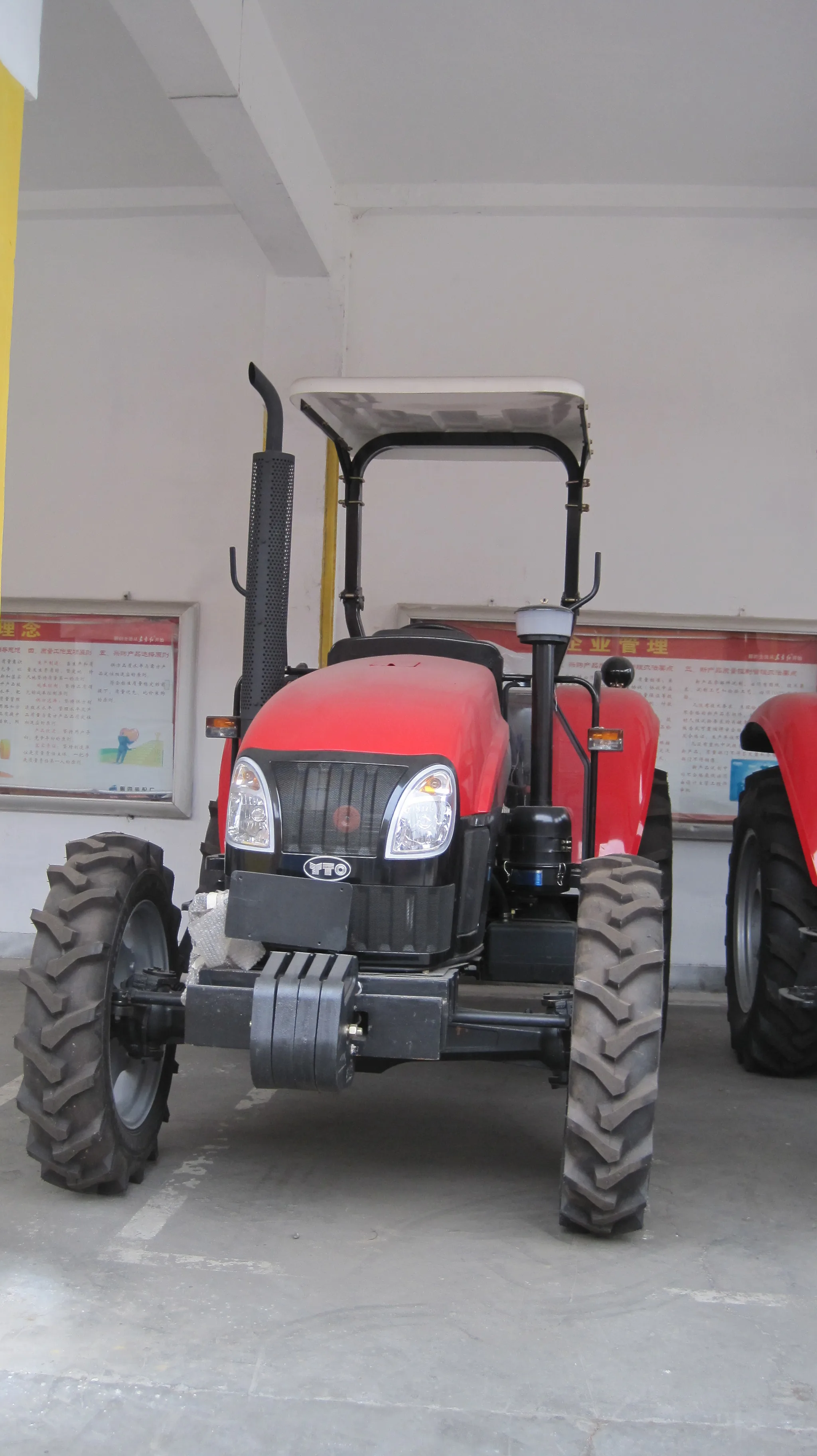  Распродажа сельскохозяйственных тракторов б/у 90hp 4wd YTO X904 модель трактора с низким потреблением