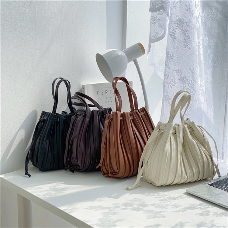 New fashion creative striped one-shoulder messenger bag PU handbag purse phone Pleated bag