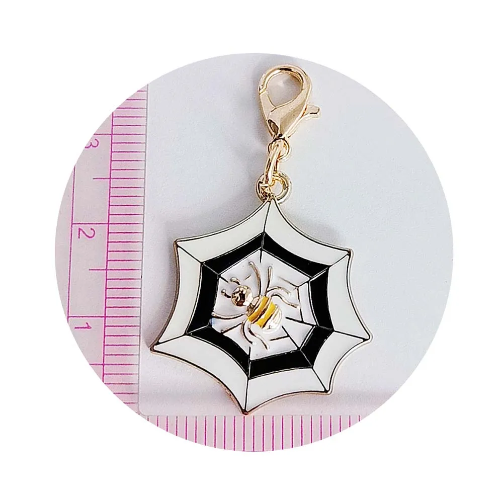 YiWu factory bulk cheap price Halloween metal key chain 24*38mm spider web enamel charm