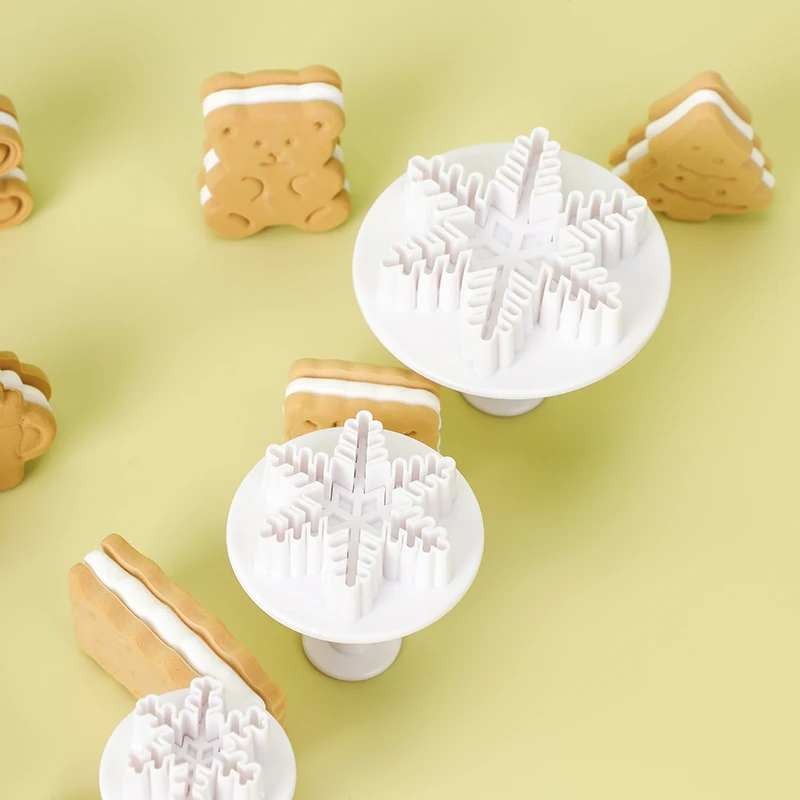 3-piece snowflake cookie mold Clay toy cake tool Fondant tool Plastic cookie cutter
