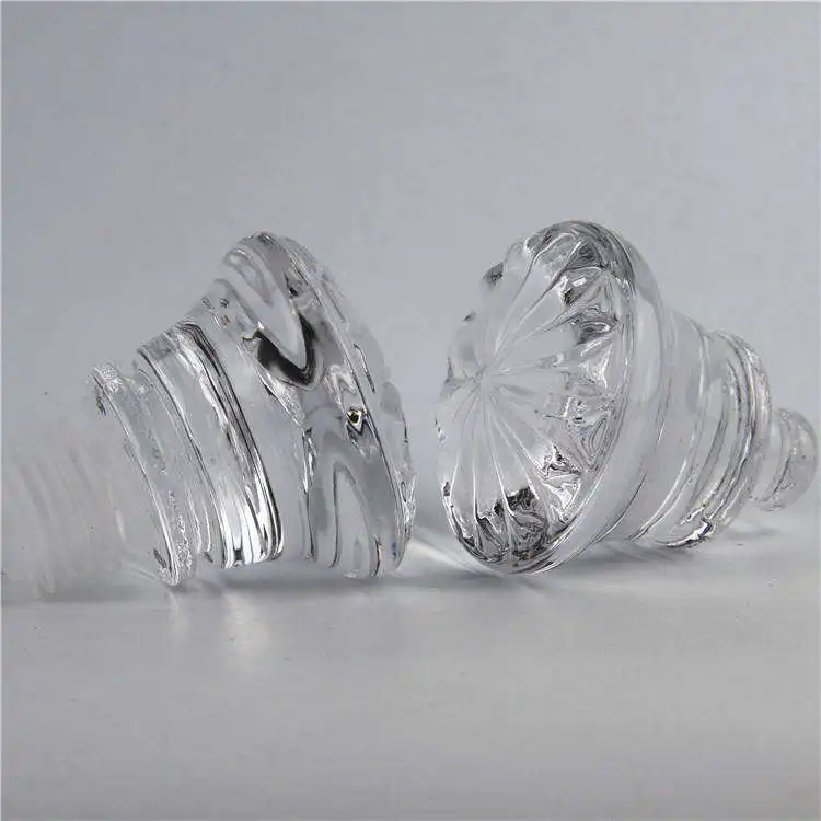 Wholesale Products Petal Shaped Glass Wine Bottle Stopper 500ml 750ml Crystal Vodka Brandy Bottle Cork Wine Stopper