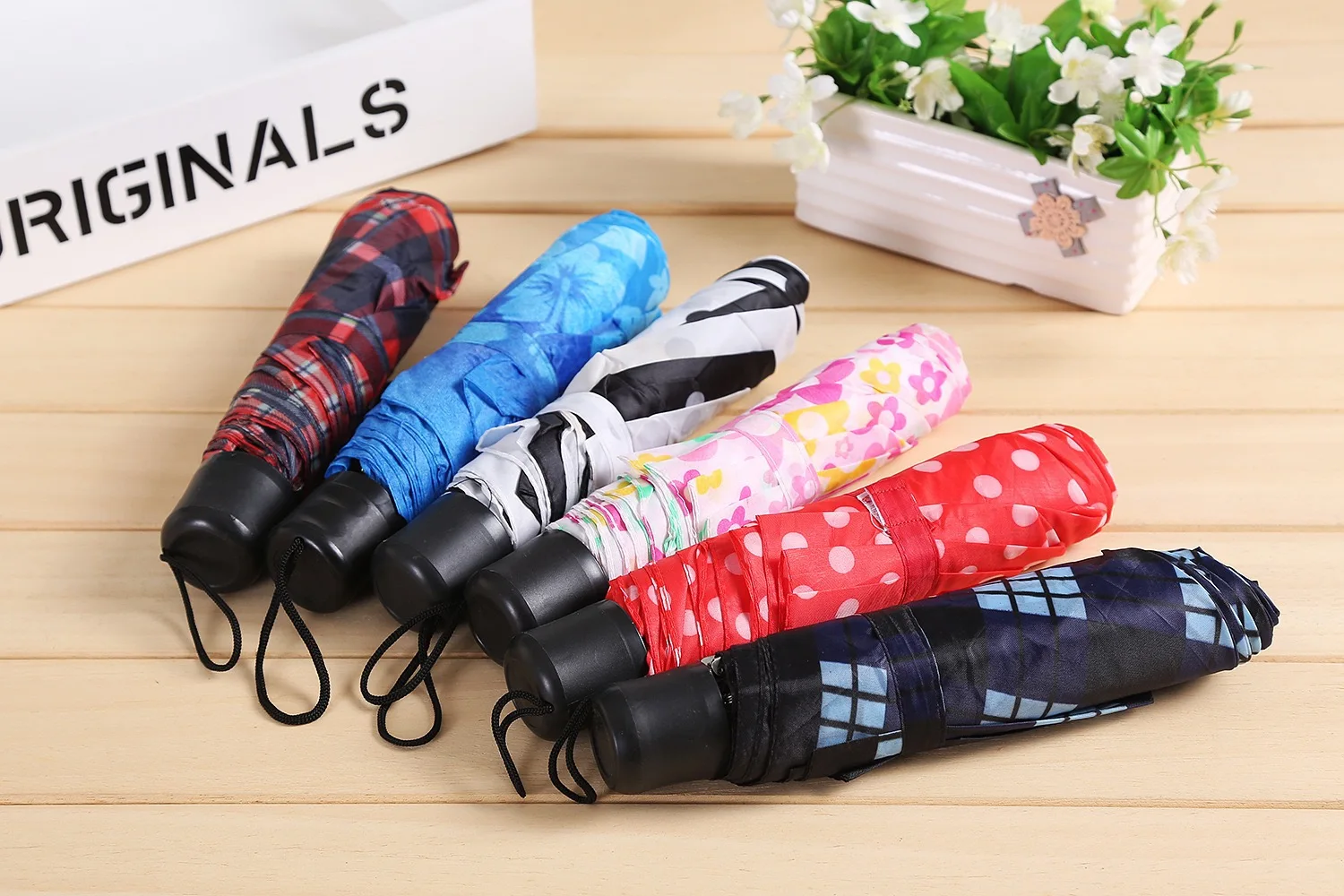 Promotional Cheap Portable 3 Fold Wine Shape Umbrella High Quality Foldable Customized Rain And Umbrella With Logo Printing