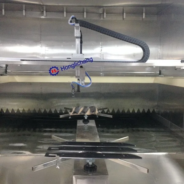 Reciprocating Automatic Paint Spraying Machine with SS Net Conveyor for Car Parts
