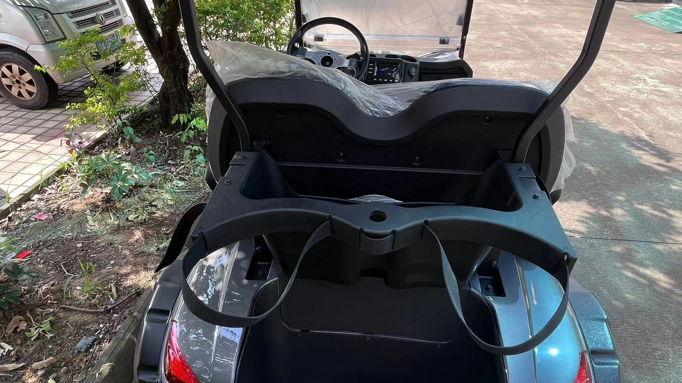 Custom 2 4 6 8 seater Golf Cart Beach Golf Buggy Lifted Off-Road Cart Newly Design Hunting Car Electric Vehicle