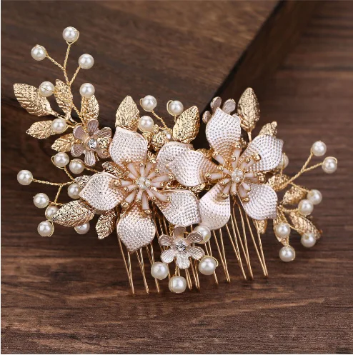 Wholesale Handmade Pin Clip Claw Comb Pearl Crystal Elegant Bridal Hair Accessories Jewelry for Wedding Girls
