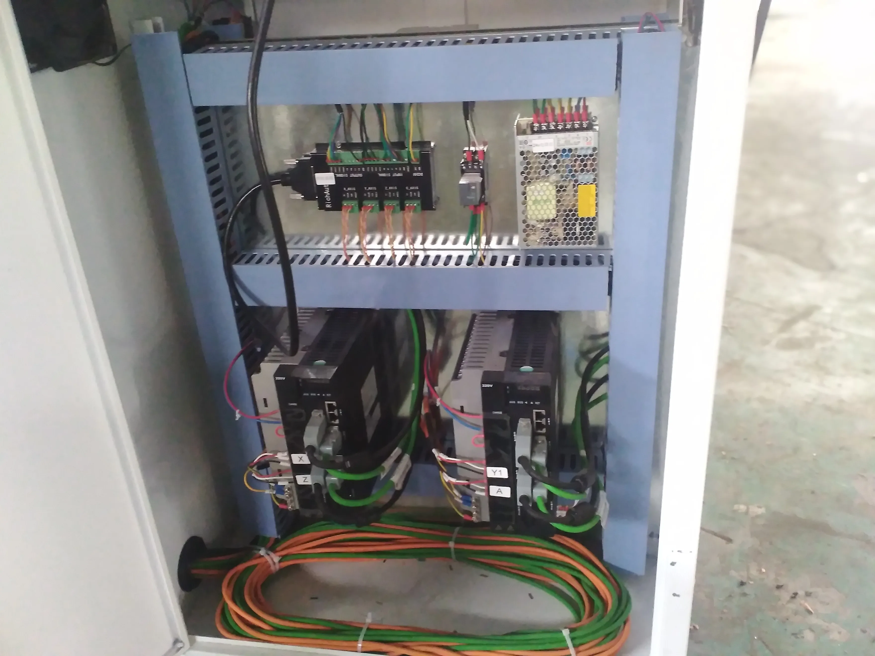 Пресс-форма гравировальная машина CNC металлический фрезерный