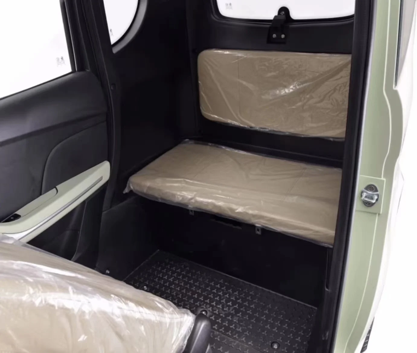 Excellent performance Auto 4 Wheel Electric Enclosed Small Passenger Vehicle Mini Electric Car kabineroller with air conditioner