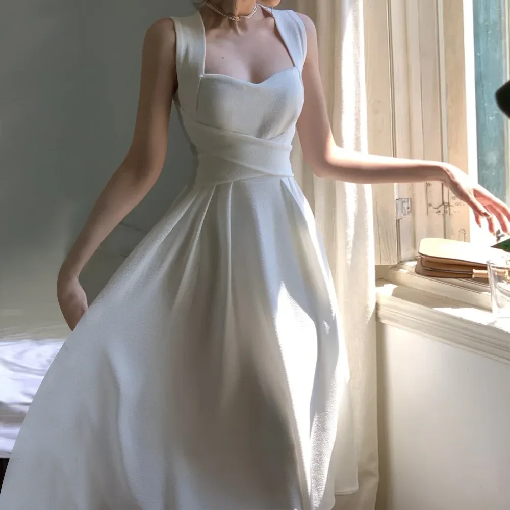 Женское атласное платье