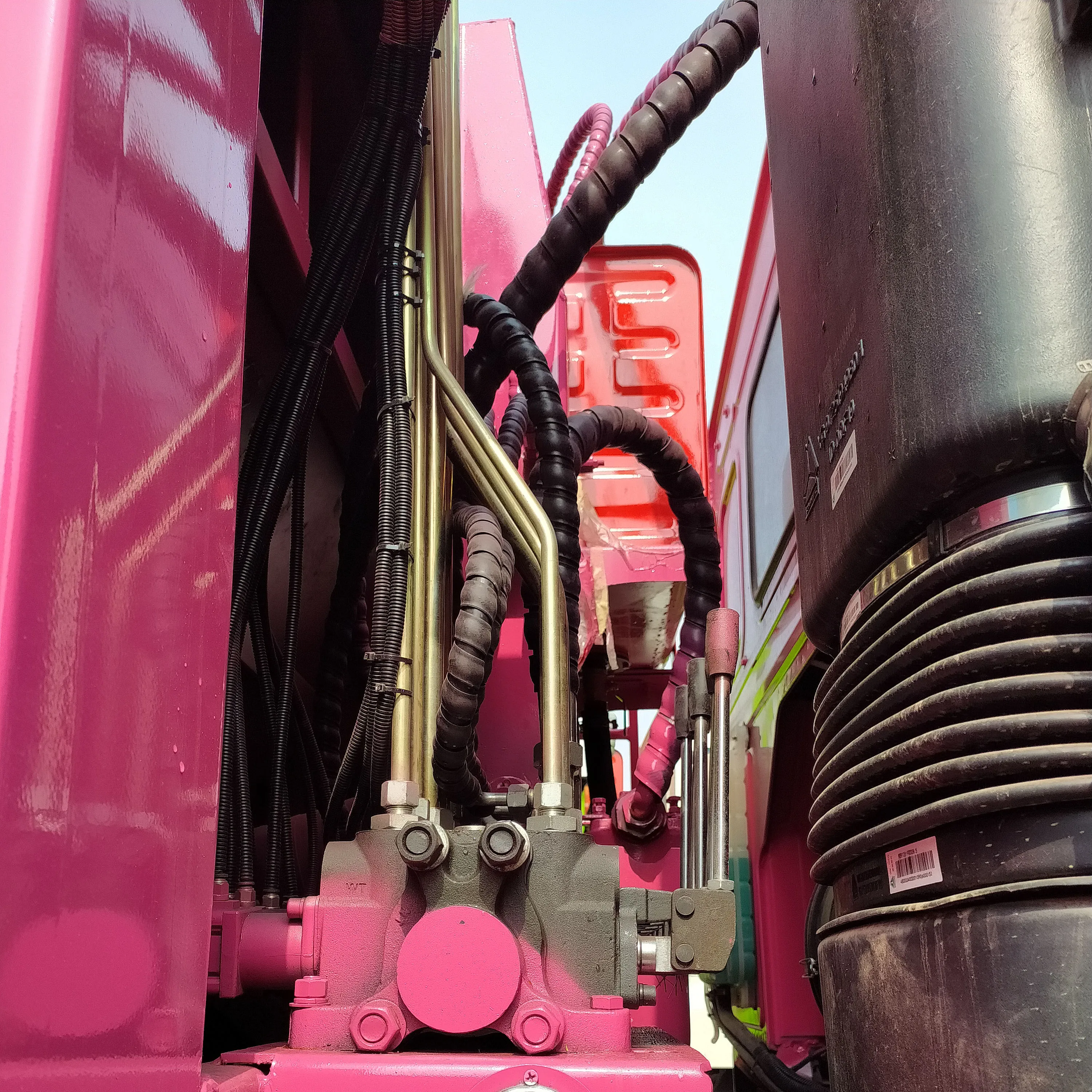 NEW HOWO 4*2 right hand driving heavy duty 15cbm compression garbage truck waste truck trash truck