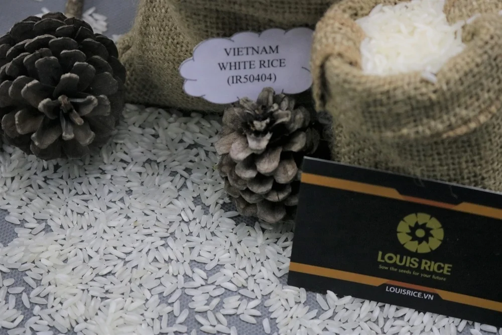 Дешевые Длинные Зерна Вьетнам белый рис 5% сломанный (IR50404)