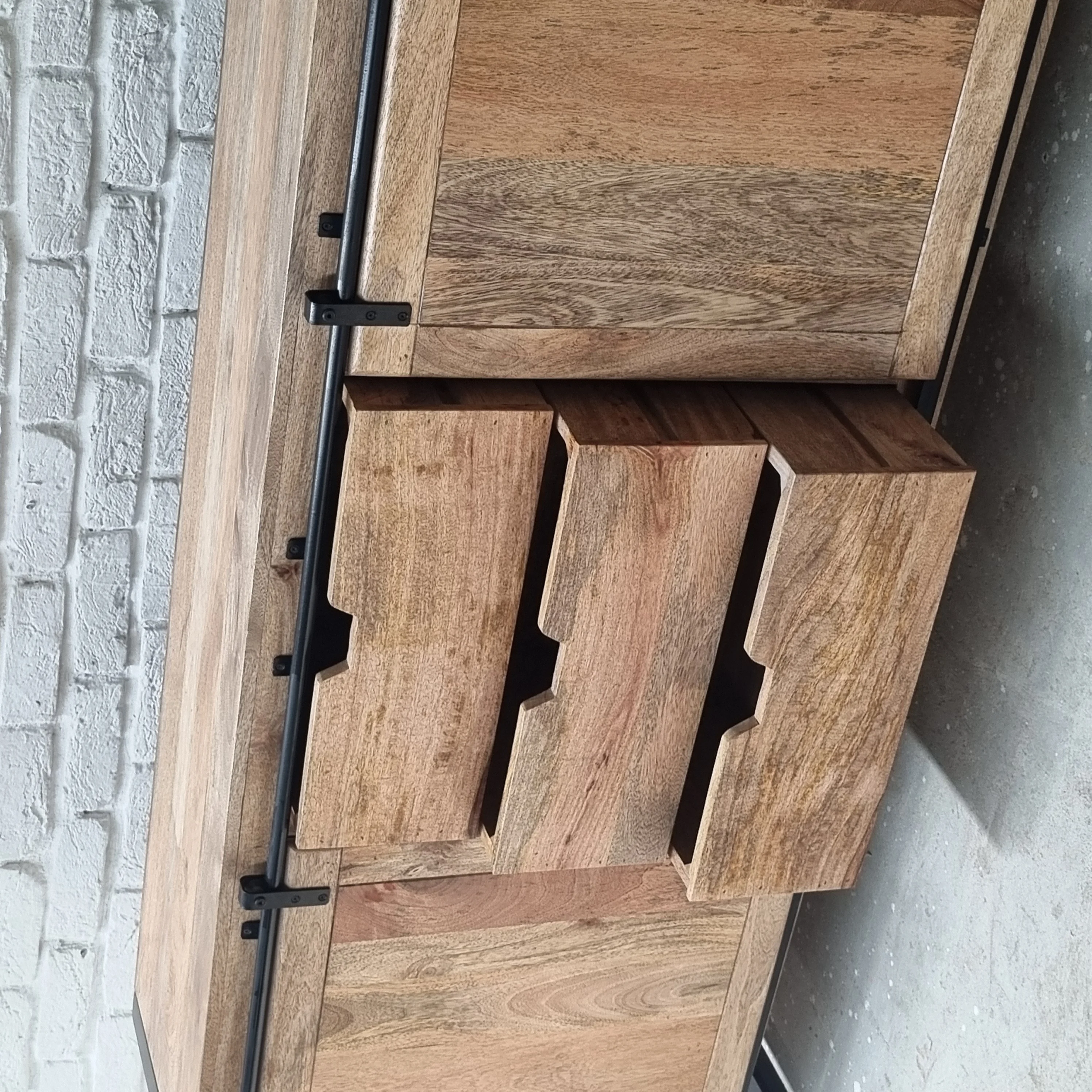 2024 Hot Selling High Quality Handmade Solid Wood Sideboard Cabinet with 3 Drawers Sliding Doors for Home Living Room Furniture