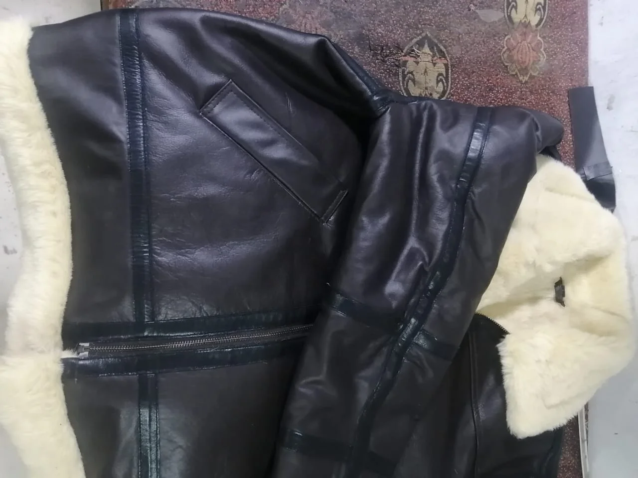 Fur Jacket Bomber Original Leather Men Fur and Shearling Black and White Genuine Leather and Customized Shell for Winter Regular
