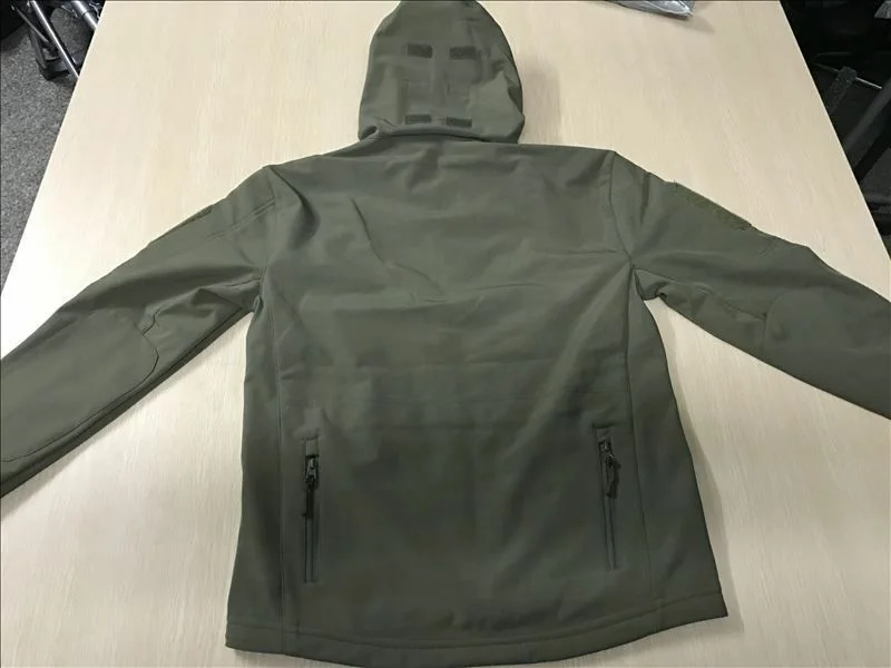 Soft Shell Tactical Jacket For Men Wholesale Waterproof Windbreaker Outerwear Solid Colors New Design Soft Shell Jacket